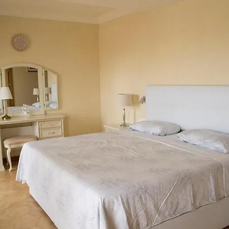 Nautilus Luxury Holiday Villa