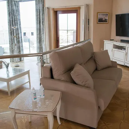 Nautilus Luxury Holiday Villa *