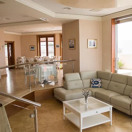 Villa Nautilus Luxury Holiday
