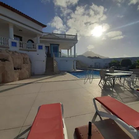 Nautilus Luxury Holiday Villa *